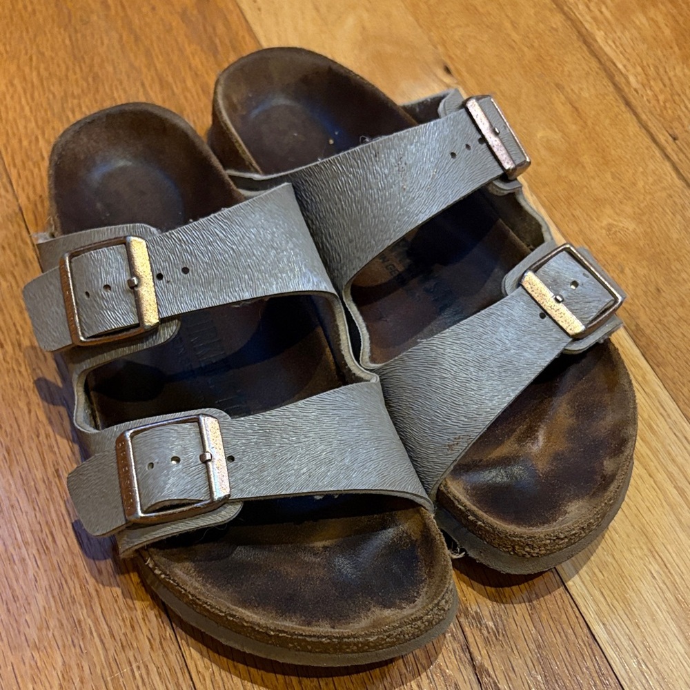 • Birkenstock •